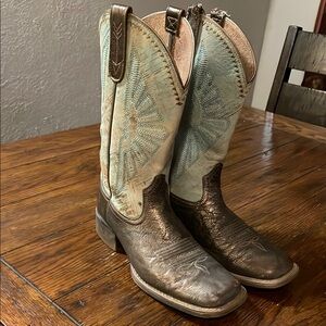 Ariat Women's Western Boots in Brown and Light Blue